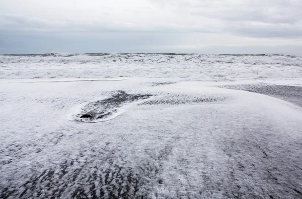 Imagen Playa Arena Negra Cerca Vik Costa Sur Islandia Espuma — Foto de Stock