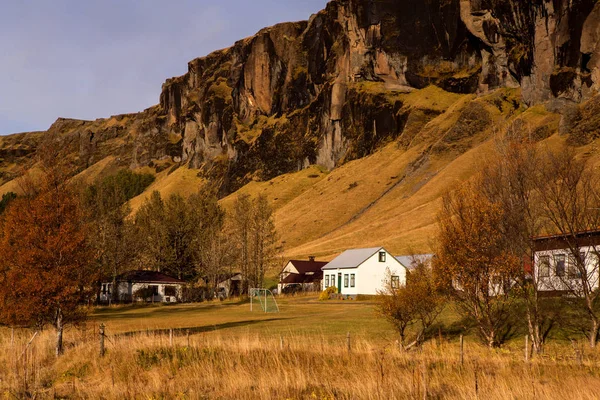 Bellissimo Paesaggio Islandese Meraviglioso Paesaggio Islandese Colline Montagne Cielo Drammatico — Foto Stock