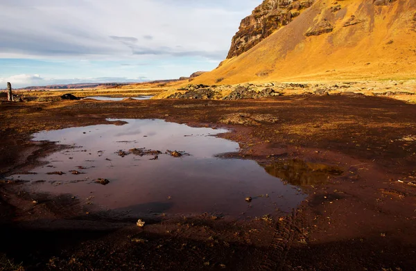 Wunderschöne Islandlandschaft Wunderbare Isländische Landschaft Hügel Berge Und Dramatischer Himmel — Stockfoto