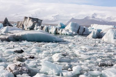 Ünlü Glacier Lagoon, İzlanda'nın buzullar. Buzul lagün bay güzel soğuk manzara resmi. İzlanda'nın eşsiz doğa. Buz manzara.