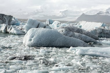 Ünlü Glacier Lagoon, İzlanda'nın buzullar. Buzul lagün bay güzel soğuk manzara resmi. İzlanda'nın eşsiz doğa. Buz manzara.