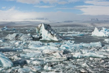 Ünlü Glacier Lagoon, İzlanda'nın buzullar. Buzul lagün bay güzel soğuk manzara resmi. İzlanda'nın eşsiz doğa. Buz manzara.