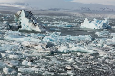 Ünlü Glacier Lagoon, İzlanda'nın buzullar. Buzul lagün bay güzel soğuk manzara resmi. İzlanda'nın eşsiz doğa. Buz manzara.