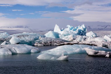 Ünlü Glacier Lagoon, İzlanda'nın buzullar. Buzul lagün bay güzel soğuk manzara resmi. İzlanda'nın eşsiz doğa. Buz manzara.