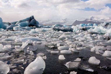 Ünlü Glacier Lagoon, İzlanda'nın buzullar. Buzul lagün bay güzel soğuk manzara resmi. İzlanda'nın eşsiz doğa. Buz manzara.