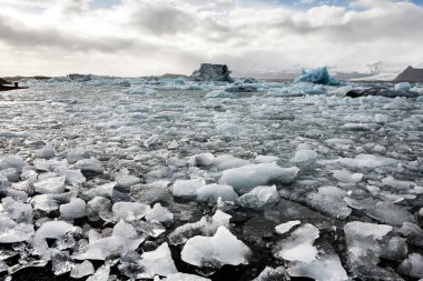 Ünlü Glacier Lagoon, İzlanda'nın buzullar. Buzul lagün bay güzel soğuk manzara resmi. İzlanda'nın eşsiz doğa. Buz manzara.