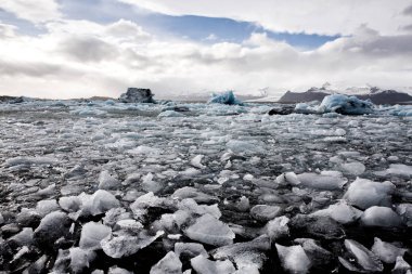 Ünlü Glacier Lagoon, İzlanda'nın buzullar. Buzul lagün bay güzel soğuk manzara resmi. İzlanda'nın eşsiz doğa. Buz manzara.