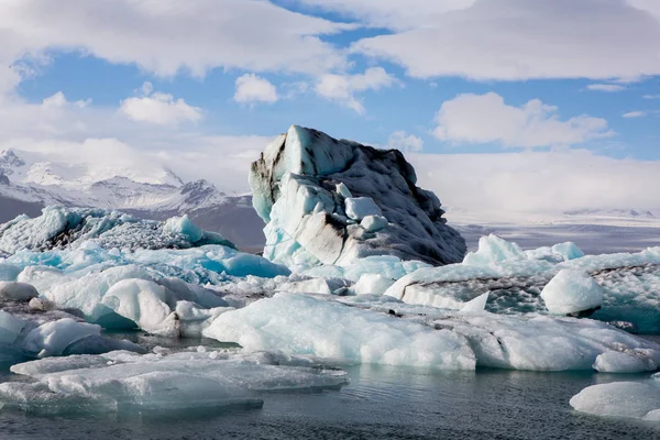 Ünlü Glacier Lagoon, İzlanda'nın buzullar. Buzul lagün bay güzel soğuk manzara resmi. İzlanda'nın eşsiz doğa. Buz manzara.
