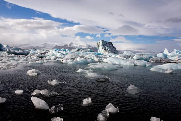 유명한 라군에서의 아이슬란드의 빙하가 석호만 그림입니다 아이슬란드의 독특한 자연입니다 — 스톡 사진