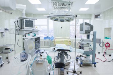 Modern klinik ameliyat odasında iç. Hastane detaylar - teknoloji ve lambalar Modern cerrahi Oda.