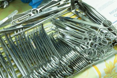 Modern klinik ameliyat odasında iç. Hastane detaylar - teknoloji ve lambalar Modern cerrahi Oda.