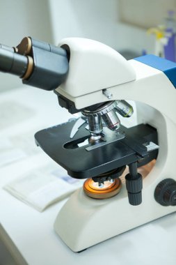 Modern klinik ameliyat odasında iç. Hastane detaylar - teknoloji ve lambalar Modern cerrahi Oda.