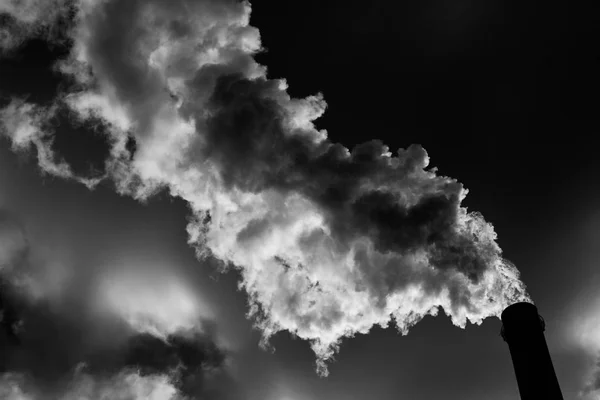 Luchtverontreiniging Uitstoot Van Schadelijke Stoffen Slechte Ecologie Rook Uit Fabriek — Stockfoto