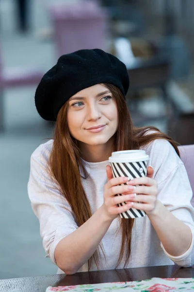 Gyönyörű Fiatal Csésze Kávé Utca Városban Kávé Szünet Kávé Hogy — Stock Fotó
