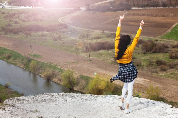 Mulher Gostar Natureza Travel Wanderlust Conceptbeautiful Young Woman Relaxante Livre — Fotografia de Stock