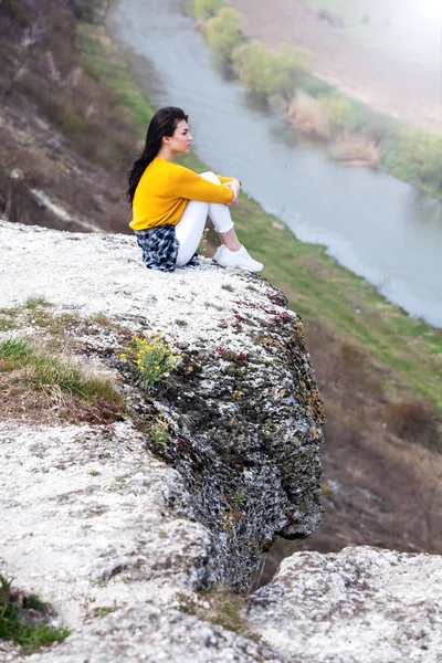 Mulher Gostar Natureza Travel Wanderlust Conceptbeautiful Young Woman Relaxante Livre — Fotografia de Stock