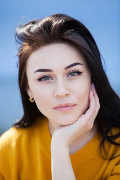 Retrato Moda Beleza Jovem Linda Menina Morena Com Cabelo Preto — Fotografia de Stock