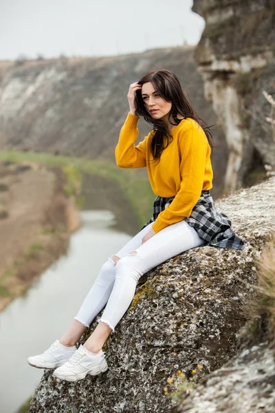 Increíble Momento Atmosférico Mujer Feliz Viajando Mujer Atractiva Relajante Ioutdoor —  Fotos de Stock