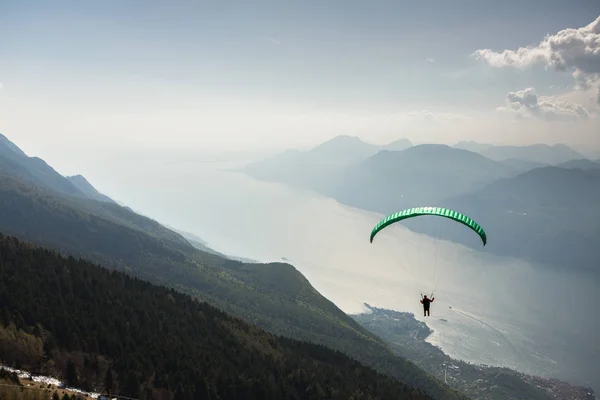 Vista Verano Sobre Lago Garda Italia Europa Hermoso Paisaje Con — Foto de Stock