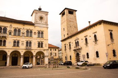 Belluno, İtalya 03 Mayıs 2019: Belluno tarihi şehir merkezi. Veneto region, Kuzey İtalya.