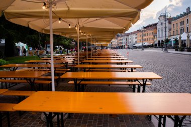 Belluno, İtalya 03 Mayıs 2019: Belluno tarihi şehir merkezi. Veneto region, Kuzey İtalya.
