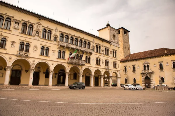 ベルーノ イタリア5月03 2019 ベルーノの歴史的な市内中心部 ヴェネト地方 北イタリア — ストック写真