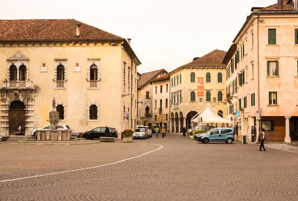 ベルーノ イタリア5月03 2019 ベルーノの歴史的な市内中心部 ヴェネト地方 北イタリア — ストック写真