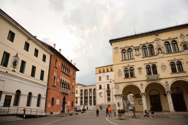 ベルーノ イタリア5月03 2019 ベルーノの歴史的な市内中心部 ヴェネト地方 北イタリア — ストック写真