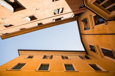 Treviso, İtalya 06 Mayıs 2019: İtalya'nın kuzeyindeki Veneto eyaletine bağlı Treviso kasabası. Treviso, İtalya'da Venedik mimarisi.