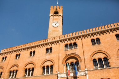 Treviso, İtalya 06 Mayıs 2019: İtalya'nın kuzeyindeki Veneto eyaletine bağlı Treviso kasabası. Treviso, İtalya'da Venedik mimarisi.