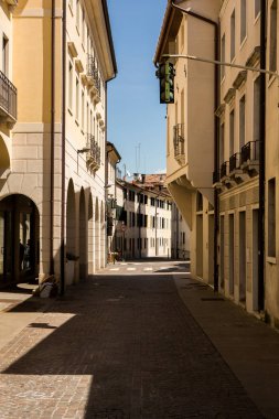 Treviso, İtalya 06 Mayıs 2019: İtalya'nın kuzeyindeki Veneto eyaletine bağlı Treviso kasabası. Treviso, İtalya'da Venedik mimarisi.