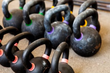 Chisinau, Moldova - 25 Mayıs 2019: Spor müsabakaları Açık havada Chisinau, Moldova. Fitness, spor, zafer, başarı ve sağlıklı yaşam tarzı kavramı. Açık havada spor yapan genç sporcular.