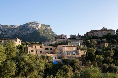 Mayorka Tramuntana dağ Balear İspanya.Beautiful köy Mallorca Deia de Deia de Deia geleneksel taş köy