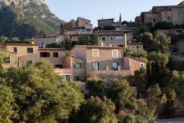 Mayorka Tramuntana dağ Balear İspanya.Beautiful köy Mallorca Deia de Deia de Deia geleneksel taş köy