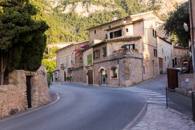 Mayorka Tramuntana dağ Balear İspanya.Beautiful köy Mallorca Deia de Deia de Deia geleneksel taş köy