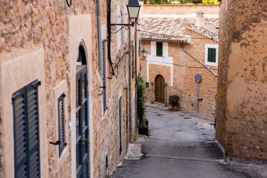 Mayorka Tramuntana dağ Balear İspanya.Beautiful köy Mallorca Deia de Deia de Deia geleneksel taş köy