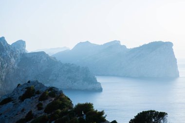 Mallorca adasında Cap de Formentor için yol. 