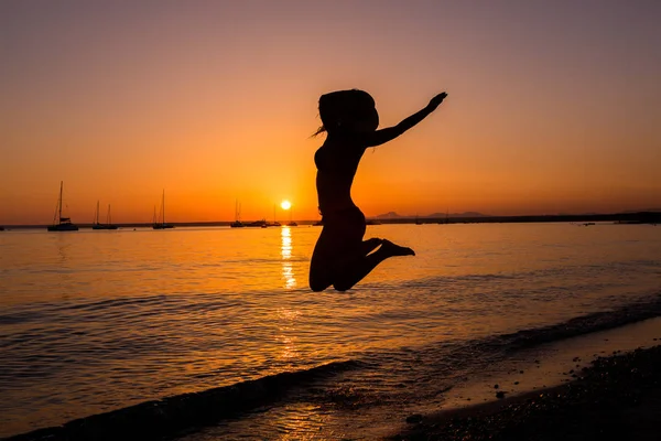 Sunset Sexy Woman Silhouette Carefree Woman Enjoying Sunset Beach Happy — Stock Photo, Image