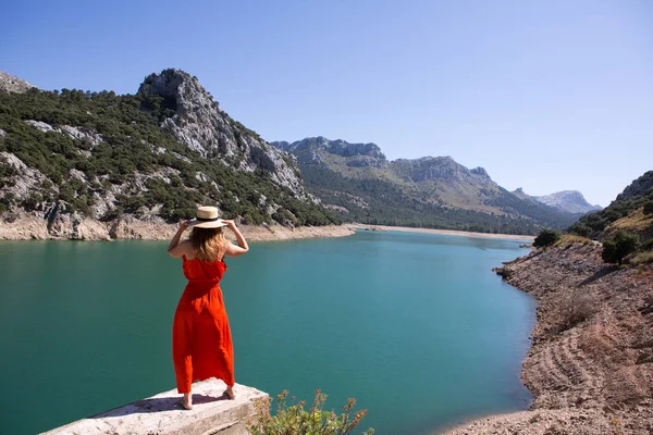 Europa Viagens Férias Divertidas Verão Mulher Dançando Liberdade Menina Turista — Fotografia de Stock