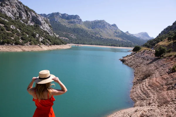 Europa Viaje Vacaciones Diversión Verano Mujer Bailando Libertad Turista Chica — Foto de Stock