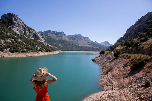 Europa Viaje Vacaciones Diversión Verano Mujer Bailando Libertad Turista Chica — Foto de Stock