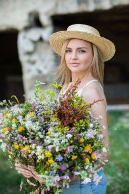 Güzel Kadın Yüz Portre Güzellik Cilt Bakım Konsepti. Doğal cilt ile kadın yüzü Moda Güzellik Modeli Güzellik portre.