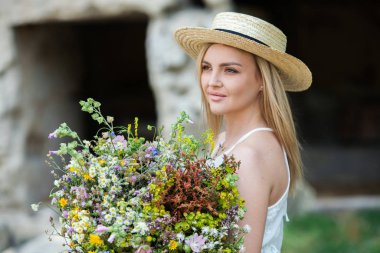 Güzel Kadın Yüz Portre Güzellik Cilt Bakım Konsepti. Doğal cilt ile kadın yüzü Moda Güzellik Modeli Güzellik portre.