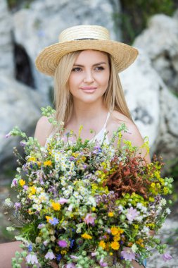 Güzel Kadın Yüz Portre Güzellik Cilt Bakım Konsepti. Doğal cilt ile kadın yüzü Moda Güzellik Modeli Güzellik portre.
