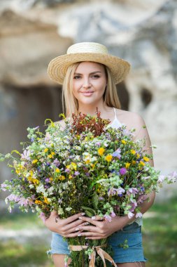 Güzel Kadın Yüz Portre Güzellik Cilt Bakım Konsepti. Doğal cilt ile kadın yüzü Moda Güzellik Modeli Güzellik portre.