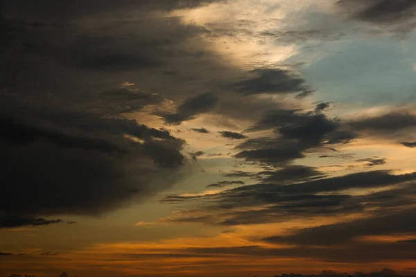 Bunt Bewölkter Himmel Bei Sonnenuntergang Himmel Textur Abstrakte Natur Hintergrund — Stockfoto