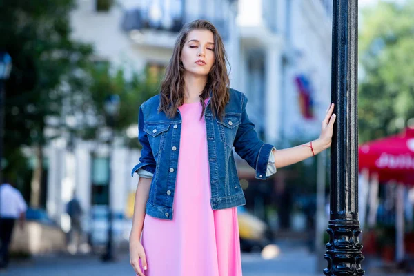 Fashion Portrait Stylish Pretty Brunette Young Woman Draußen Coole Hipster — Stockfoto