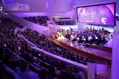 Miami, Florida - yeni dünya senfoni konser salonu üzerinde projeksiyonlar Yeni Dünya Merkezi Binası ile görsel-işitsel konser 10 yıl kutluyor 20 Ocak 2018.