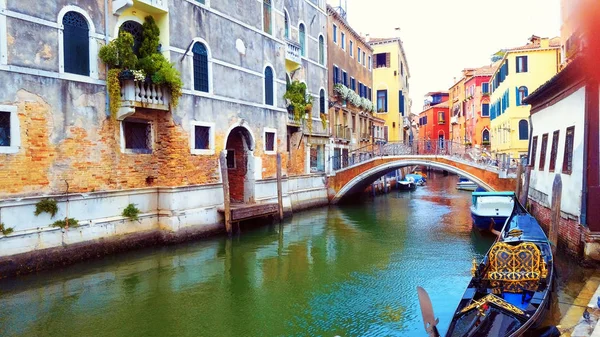 ヴェネツィア イタリア および光のグラフィック効果のロマンチックな風景 — ストック写真