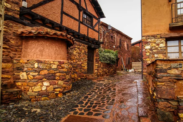 Sonbahar peyzaj kırmızı şehirlerinden birinde İspanya Villacorta